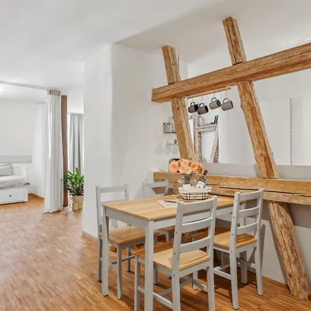 & Viktoria Loft Mit Parkplaetzen アパート コーブルク